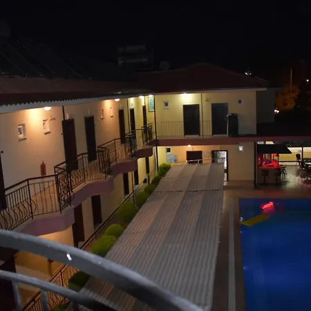 فندق Palmeras Çamyuva
