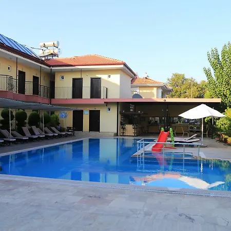 Palmeras 酒店 Çamyuva